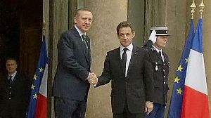 Sarkozy et Erdogan croisent le fer mais évitent d’aller trop loin pour le moment