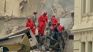 Rio city centre shrouded in dust after collapse