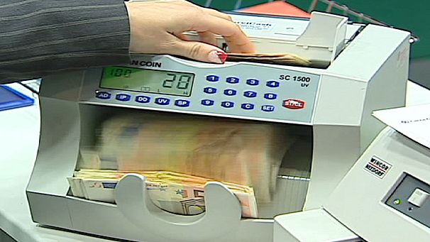 Investors switch debt focus to Portugal