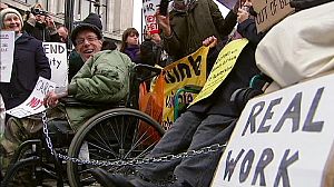 Londra: protesta disabili contro tagli ad aiuti