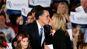 Romney’s kiss of victory