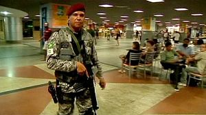 Brésil : l’armée tente de déloger des policiers grévistes à Salvador