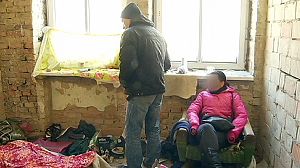 Homeless teenagers sleep rough in Kiev cold snap