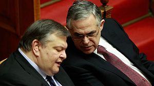 Grecia, in parlamento voto a mezzanotte col fiato sospeso