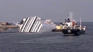 Combustível começa a ser removido um mês depois do naufrágio do Costa Concordia