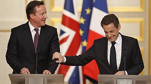 Sarkozy y Cameron ratifican su alianza nuclear