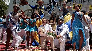 Rio in party mood as carnival gets going