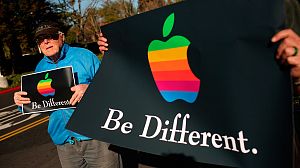 Apple: protesta all’assemblea azionisti “tuteli lavoratori”