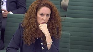 Londra, scandalo intercettazioni. Rebekah Brooks di nuovo arrestata.