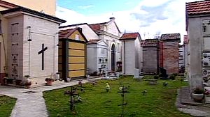 Mayor of Italy town forbids dying