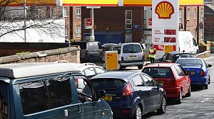 Panic amid UK fuel dispute but Easter strike off