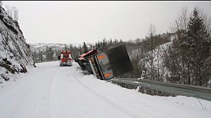 Trucks tumble as Norway rescue goes wrong