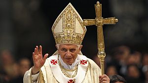No to women priests, Pope tells Easter mass