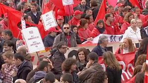 Strike hit Italy rages against Monti’s labour reforms