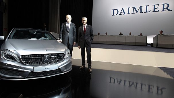 Daimler profit helped by financing unit