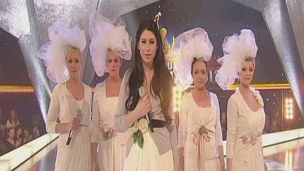Aos 16 anos representa Eslovénia na Eurovisão