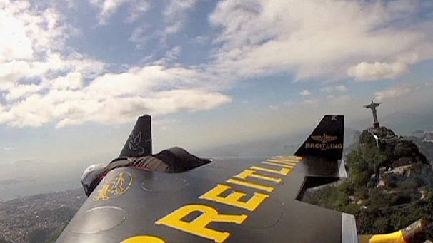 Jetman buzzes Rio de Janeiro