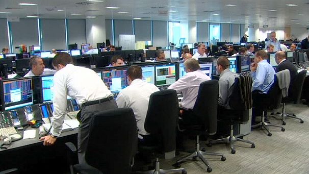 Slowing US hiring raises worries on recovery