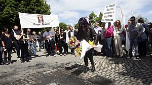 Italia: 73 suicidi nel 2012, ‘vedove bianche’ in corteo
