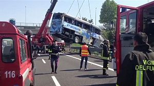 Police veterans die in coach crash