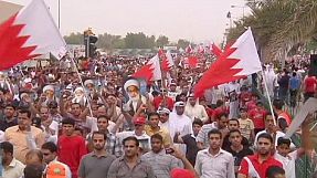 Proteste in Bahrein per l'unione araba e a Londra per il monarca