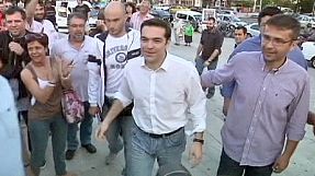 Греки поддерживают леворадикалов, выступающих против кредиторов