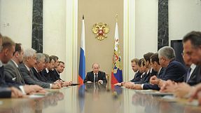 Novo governo russo aprovado por Putin