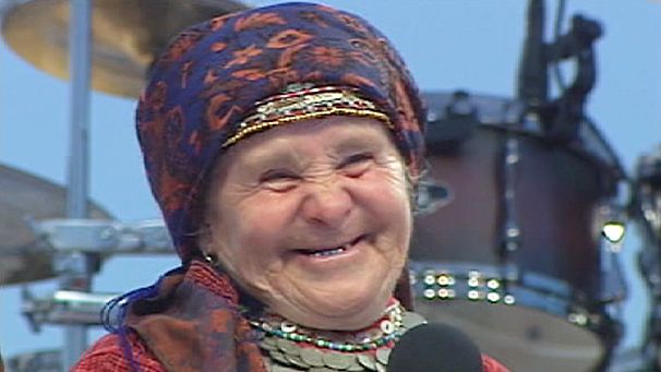 Eurovision: Russian grannies sing