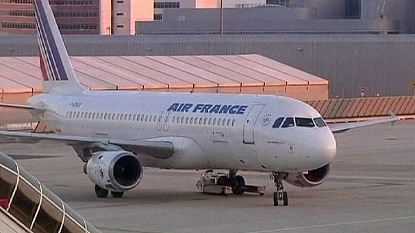 Air France-KLM talks job cuts with unions