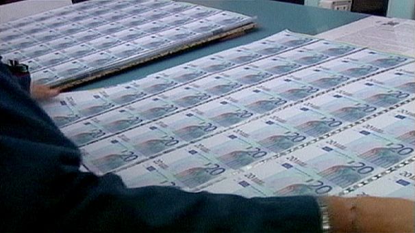 Eurozone citizens back common currency