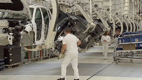 Sharp fall in eurozone economic confidence