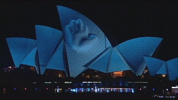 The collapse of Sydney Opera House