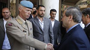 Syria bans envoys as Gulf States lose hope in Annan