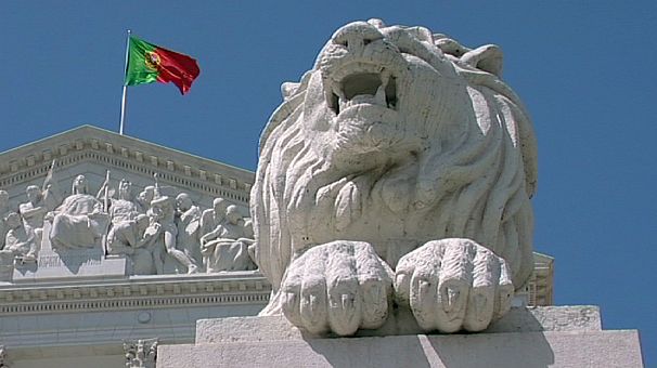 Portugal vê cair taxas da dívida a curto prazo