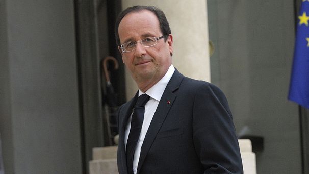 Hollande rolls back Sarkozy’s retirement reforms