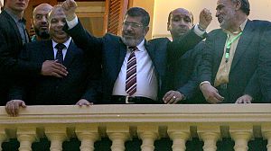 Egypt: Election uncertainty as military extends powers