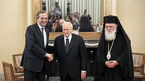 Greece: New prime minister urges national unity