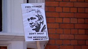 Assange seeks Ecuador asylum to avoid Swedish extradition