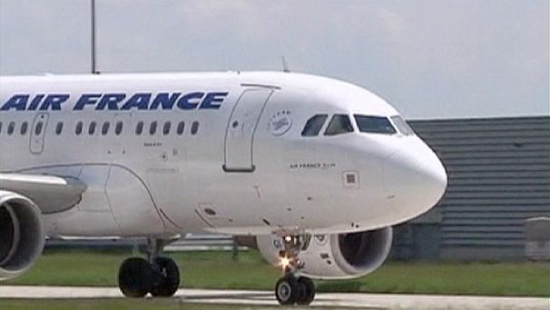 Air France speeds up job cuts