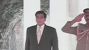 Pakistán estrena primer ministro