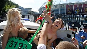 Manifestazione contro la prostituzione delle attiviste di Femen durante i campionati Euro 2012
