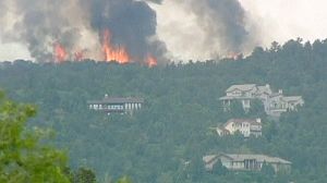Wildfire threatens Colorado landmark
