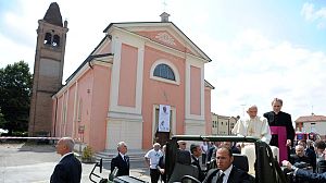 Pope visits quake-hit Emilia region of Italy