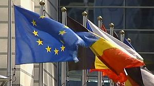 Vertice Ue: vigilia tesa. Merkel apre su scudo anti-spread