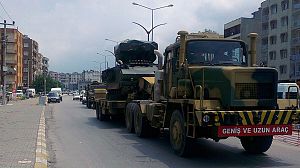 Turkey sends military convoys to Syria border