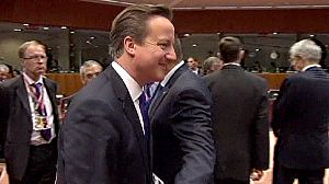 Cameron hints at UK EU referendum
