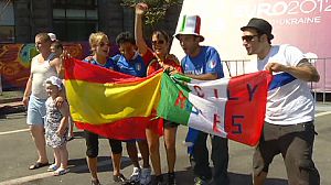 Fans warm up for Euro football final in Kiev