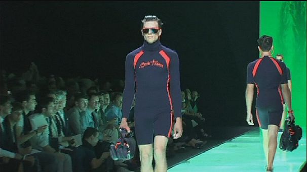 Jones goes nautical but nice for Vuitton in Paris