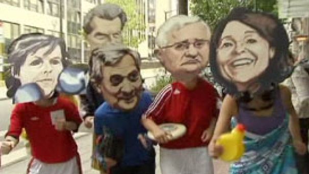 Green activists protest at EU Commission