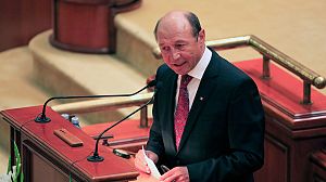 Romania parliament votes to suspend President Basescu